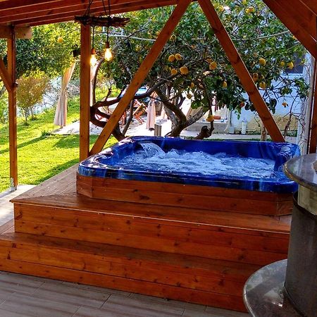 The Elysian At Nicopolis Jacuzzi Apartment Nikopolis Exterior foto