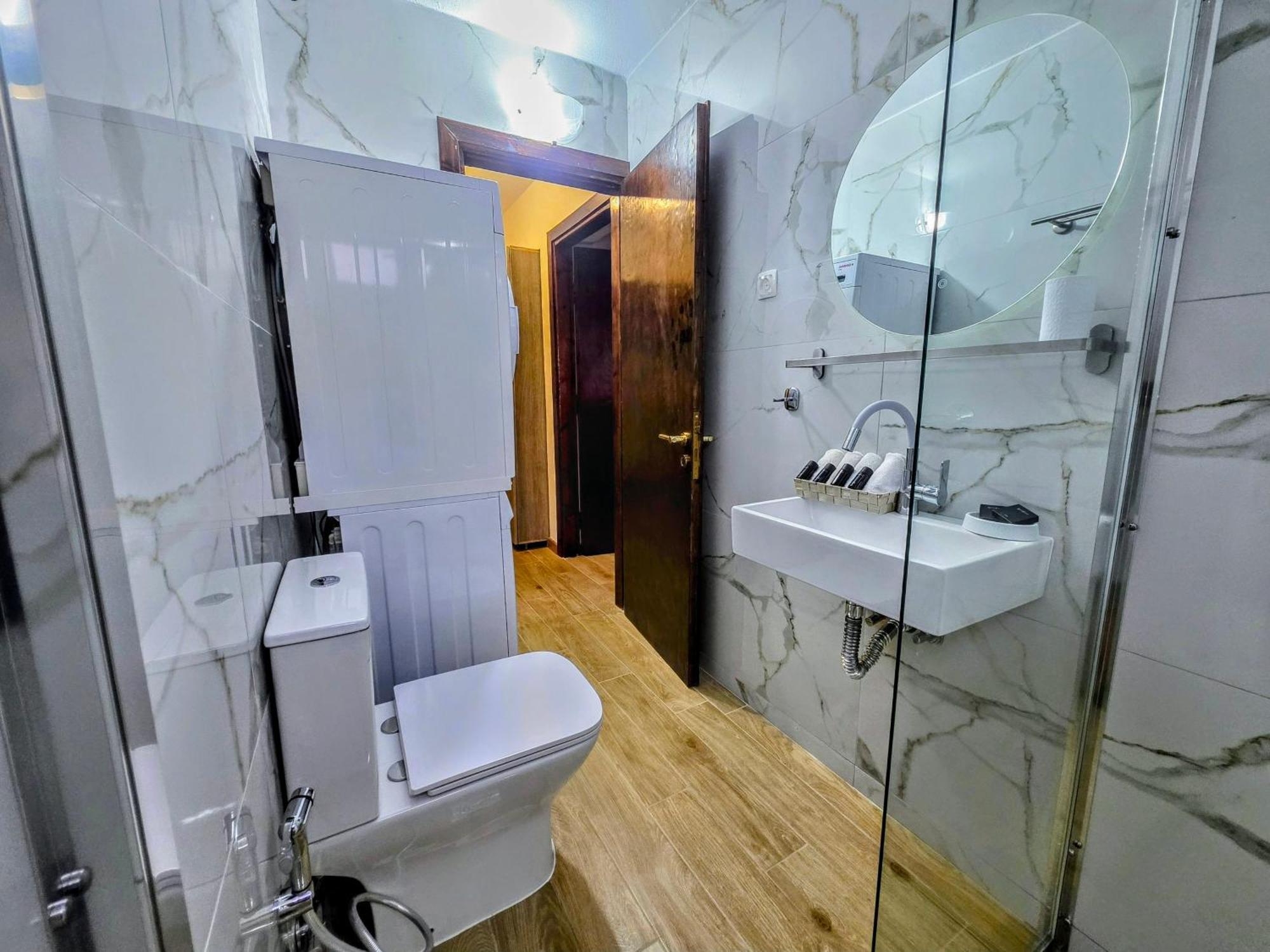 The Elysian At Nicopolis Jacuzzi Apartment Nikopolis Exterior foto