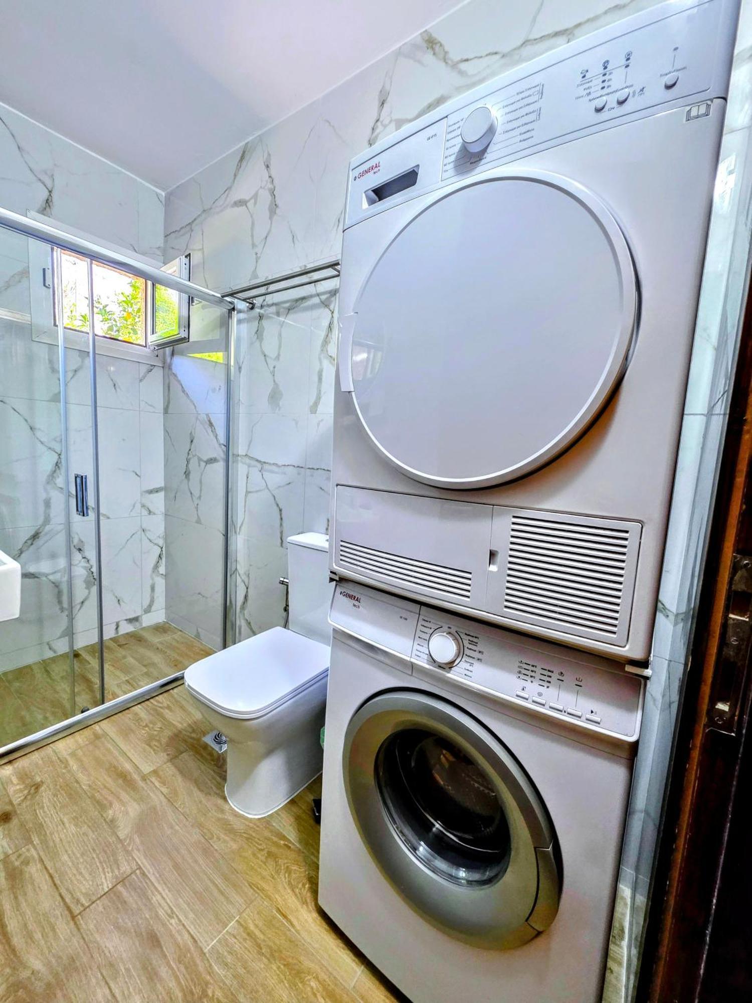The Elysian At Nicopolis Jacuzzi Apartment Nikopolis Exterior foto